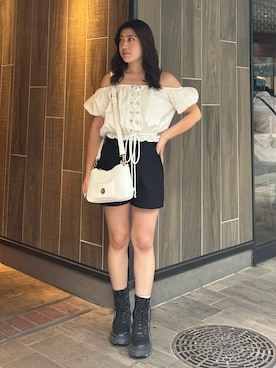 「デザイントップス」｜原田玲奈さん（レディース・153cm）の夏コーディネート