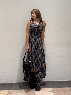 「EVRIS（エヴリス）のドッキングチェックロングワンピース（ワンピース、ブルー系）」を使った、原田玲奈さん（レディース・153cm）の秋コーディネート