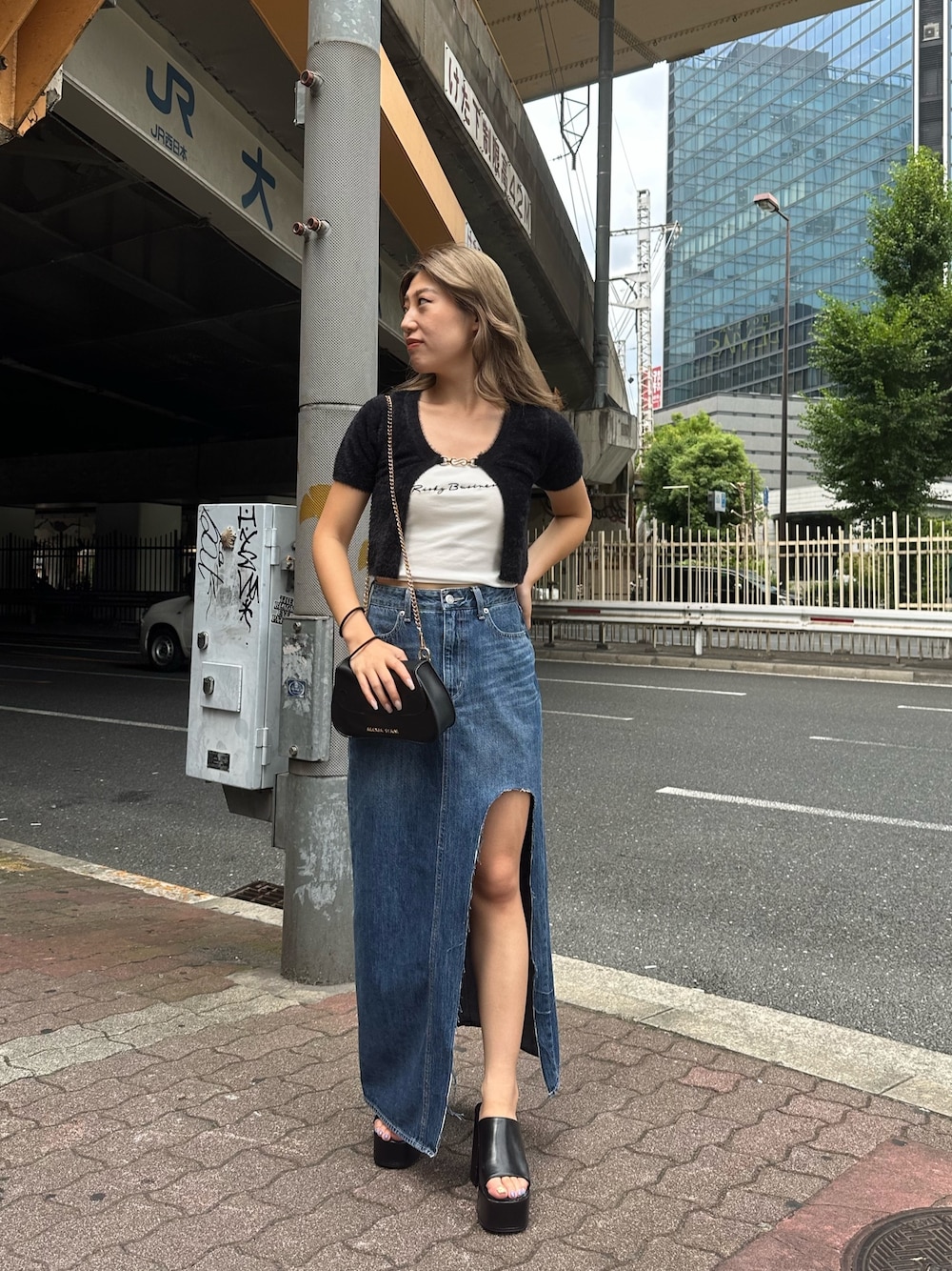 原田玲奈(EVRIS)｜EVRISのデニムスカートを使ったコーディネート - WEAR