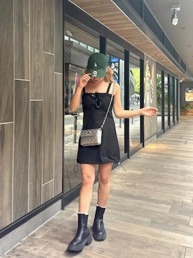 「FRUIT OF THE LOOM（フルーツオブザルーム）のアイテム」を使った、原田玲奈さん（レディース・153cm）の春コーディネート