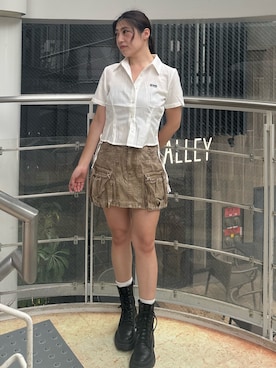 「アイテム（デニムスカート）」を使った、原田玲奈さん（レディース・153cm）の夏コーディネート