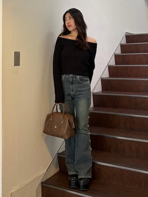 サイドビジューフレアデニムパンツ