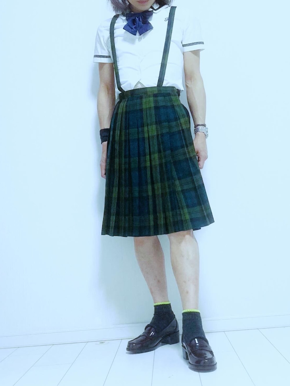 「ローファー、チェックスカート、つりスカート、スクールブラウス、リボン、制服、スクールガール」｜「HARUTAのアイテム（ローファー、ブラウン系）」を使った、miyabiさん（レディース・168cm）の春コーディネートの1枚目の写真