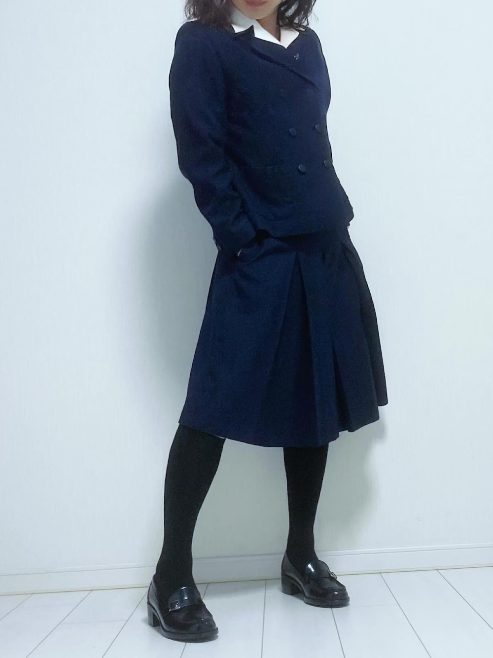 「ローファー、両ポケット、スクールスカート、スクールブレザー、ダブルブレザー、スクールブラウス、ハイソックス、制服、スクールガール」｜「HARUTAのアイテム（ローファー、ブラック系）」を使った、miyabiさん（レディース・168cm）の春コーディネートの1枚目の写真