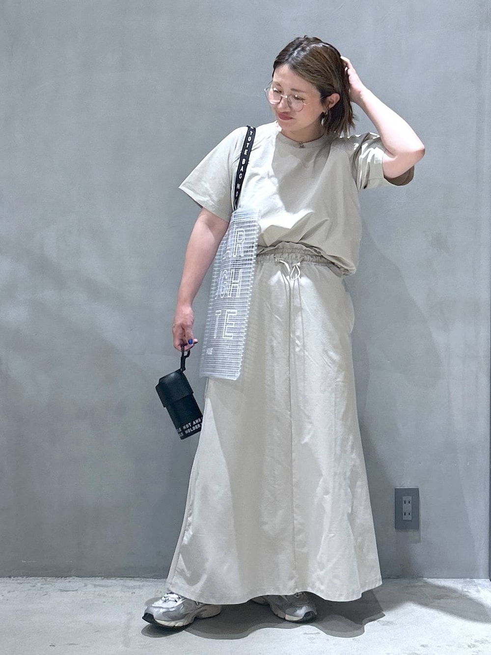 「体型カバー、ベーシック/シンプル、カジュアル、ママコーデ、低身長、着痩せ、ゆったり、メガネ、LAKOLE、着痩せ・細見え、シンプルコーデ、セットアップ」｜「LAKOLEのボストンメタルサングラス / 253361（サングラス、その他）」を使った、asamiさん（レディース・155cm）の春コーディネートの1枚目の写真