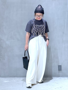 「NEW BALANCE（ニューバランス）のM2002R（スニーカー）」を使った、asamiさん（レディース・155cm）の夏コーディネート