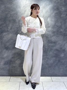 「VIS（ビス）のフラワーカットショルダーバッグ/2WAY（ショルダーバッグ、ホワイト系）」を使った、minary1005さん（レディース）の春コーディネート