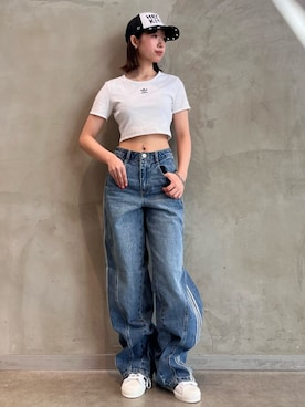 adidas（アディダス）の「プレミアム エッセンシャルズ デニム
