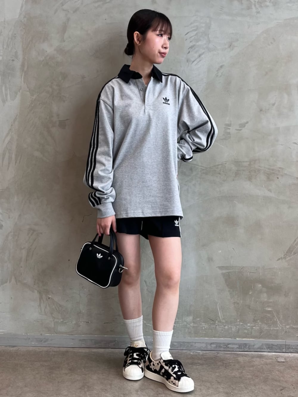 新品adidas ファイヤーバード　ショーツ　ショートパンツ adidas パンツ アディカラー デニム ファイヤーバードショーツ