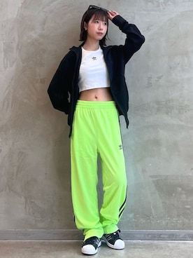 「アイテム（スウェットパンツ、グリーン系）」を使った、RHさん（レディース・158cm）の夏コーディネート