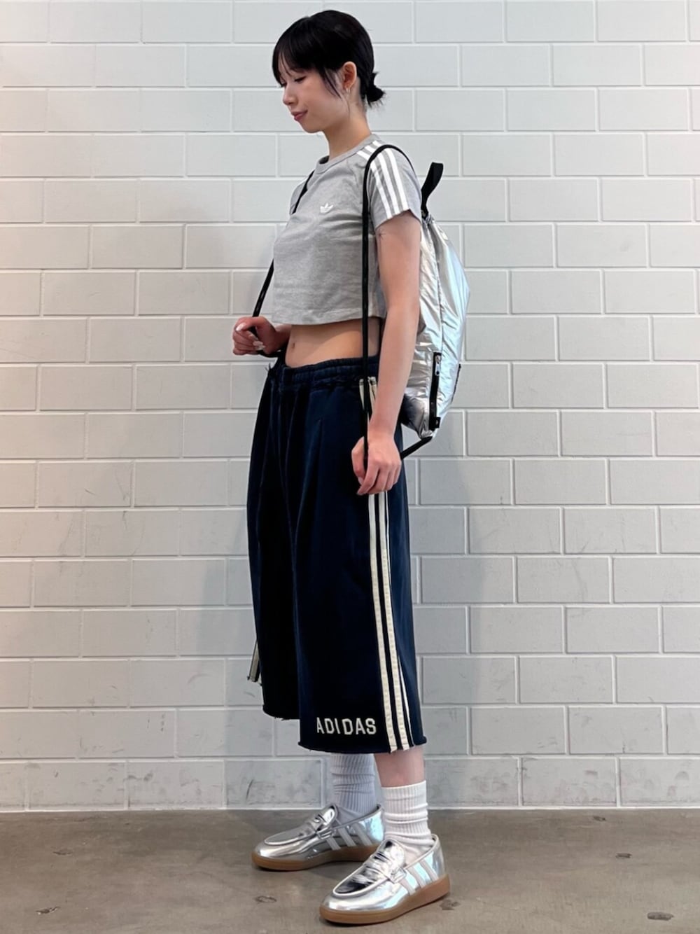 アディダス オリジナルス グラフィック スウェット ショートパンツ