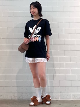 「adidas（アディダス）のレース トリム スリーストライプス ショーツ ショートパンツ  / ハーフパンツ / アディダスオリジナルス adidas Originals（その他パンツ、ホワイト系）」を使った、RHさん（レディース・158cm）の夏コーディネート