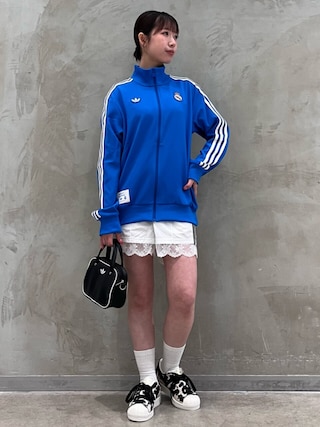 adidas（アディダス）の「レース トリム スリーストライプス