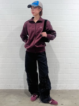 「adidas（アディダス）のTGワイドDNM PTSパンツ / アディダスオリジナルス adidas Originals（デニムパンツ、ブラック系）」を使った、RHさん（レディース・158cm）の春コーディネート