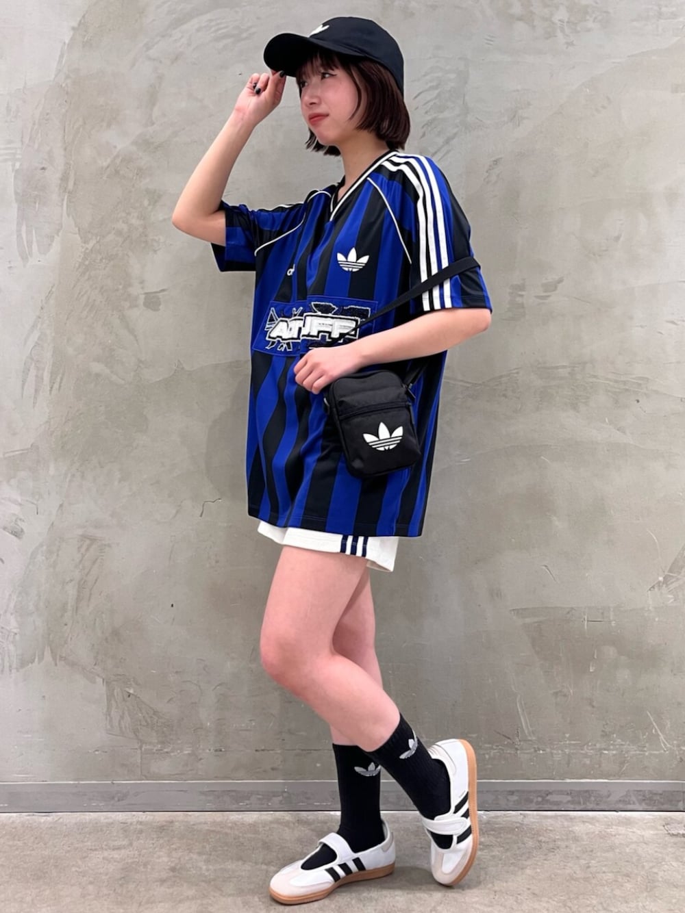 アディダスオリジナルス　デニムショートパンツ アディダスオリジナルス デニム ショートパンツ BLACKPINK