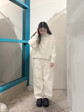 「アイテム（その他シューズ、グレー系）」を使った、ミサキさん（レディース・156cm）の秋コーディネート