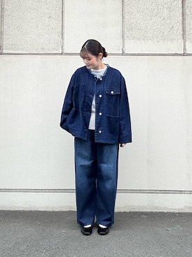 「ITEMS URBANRESEARCH（アイテムズ アーバンリサーチ）のデニムオーバーノーカラージャケット（デニムジャケット、ブルー系）」を使った、ミサキさん（レディース・156cm）の秋コーディネート