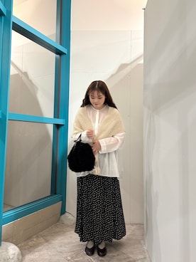 「アイテム（ストール/ショール）」を使った、ミサキさん（レディース・156cm）の秋コーディネート