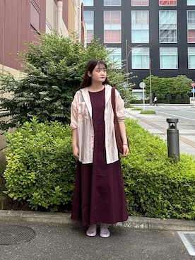 「ITEMS URBANRESEARCH（アイテムズ アーバンリサーチ）のシアープリントストライプシャツ（シャツ/ブラウス、ピンク系）」を使った、ミサキさん（レディース・156cm）の夏コーディネート