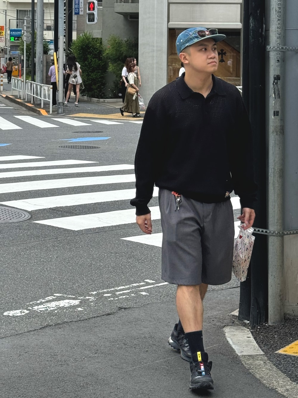 「supreme、BEAMS JAPAN、SALOMON、keboz、harajuku、メンズコーデ、ブラックコーデ、スポーツミックス」｜「BEAMS JAPANのアイテム（ニット/セーター、ブラック系）」を使った、KMさん（メンズ・175cm）の夏コーディネートの1枚目の写真