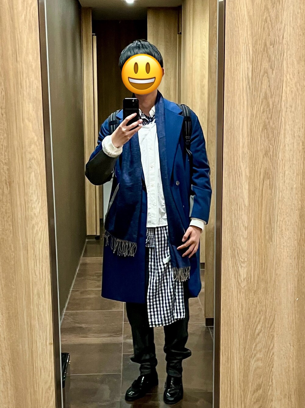 「オトナカジュアル、レイヤードスタイル、冬アウター、シャツスタイル、ロングコート、冬服」｜「JW Andersonのアイテム（シャツ/ブラウス、ホワイト系）」を使った、😃さん（骨格ナチュラル・メンズ・178cm）の秋コーディネートの1枚目の写真