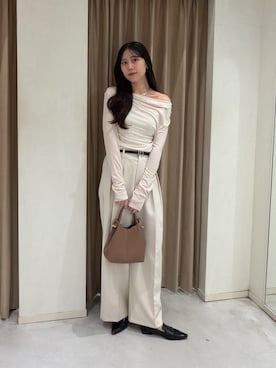 「CAPRICIEUX LE'MAGE（カプリシューレマージュ）の〈C.L〉起毛ドレープワンショルＴ（Tシャツ/カットソー、ホワイト系）」を使った、kyom_98さん（レディース・163cm）の秋コーディネート