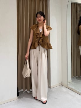 「CAPRICIEUX LE'MAGE（カプリシューレマージュ）のフリルカラーブラウス（シャツ/ブラウス、イエロー系）」を使った、kyom_98さん（レディース・163cm）の春コーディネート