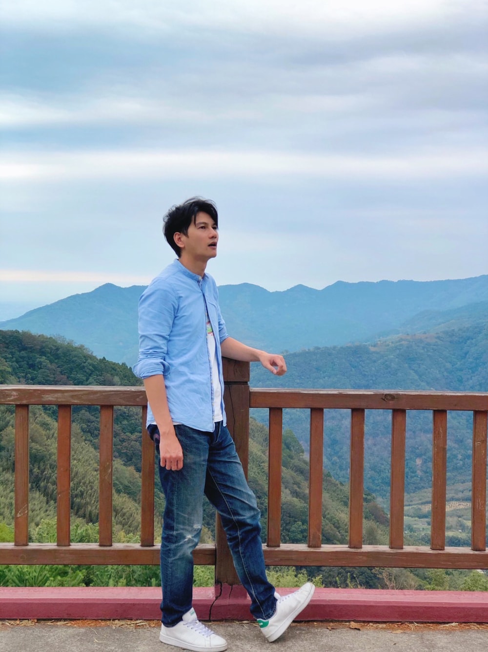 「ZARAのアイテム（シャツ/ブラウス、ブルー系）」を使った、Kiyotaさん（メンズ・180cm）の夏コーディネートの1枚目の写真