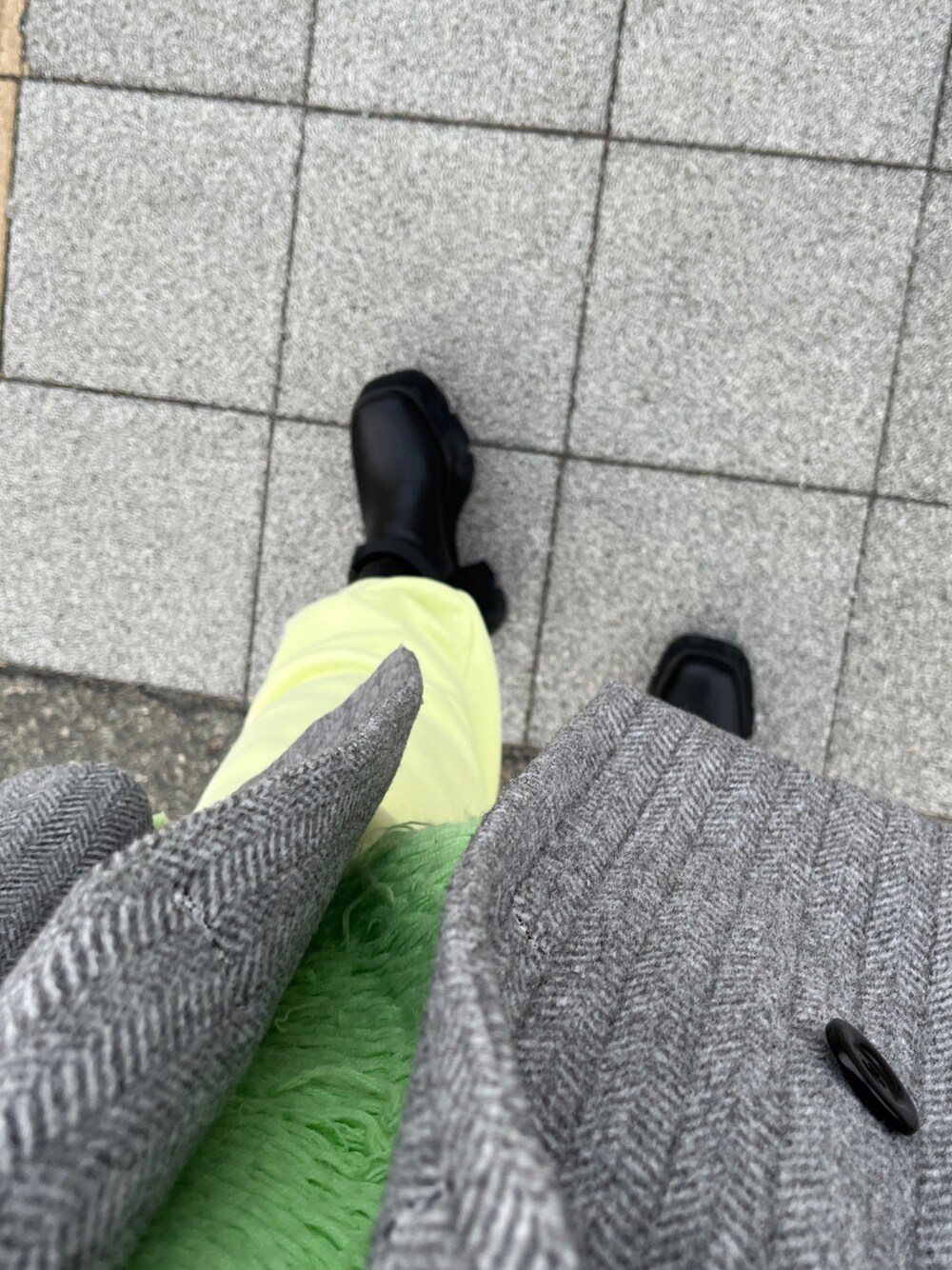 「ジャケット、ジャケットスタイル、ジャケットコーデ、スウエットパンツ、スウェットパンツスタイル、スウェットパンツ×ブーツ、ジャケット×スウェット、FIG&VIPER、フィグアンドヴァイパー(FIG&VIPER)、グリーンコーデ」｜「GUのアイテム（スウェットパンツ、グリーン系）」を使った、mkpnさん（レディース・159cm）の春コーディネートの1枚目の写真