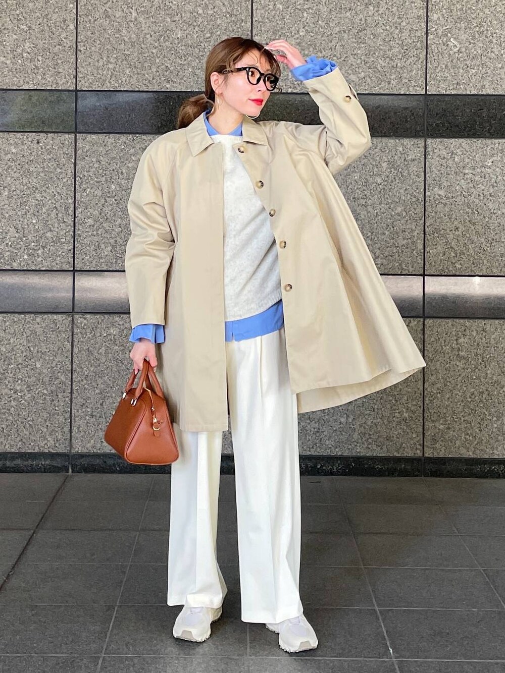 「ワントーン、高見え、ニット、ワイドパンツ、ラフ、骨格ウェーブ、高身長、フェミニン、きれいめ、カジュアル、ウォッシャブル、メガネ、BARNYARDSTORM、メガネ女子、トレンチコート」｜「BARNYARDSTORMのBARNYARDSTORM / UVカットラウンドグラス（メガネ、ブラック系）」を使った、みかさん（レディース・174cm）の冬コーディネートの1枚目の写真