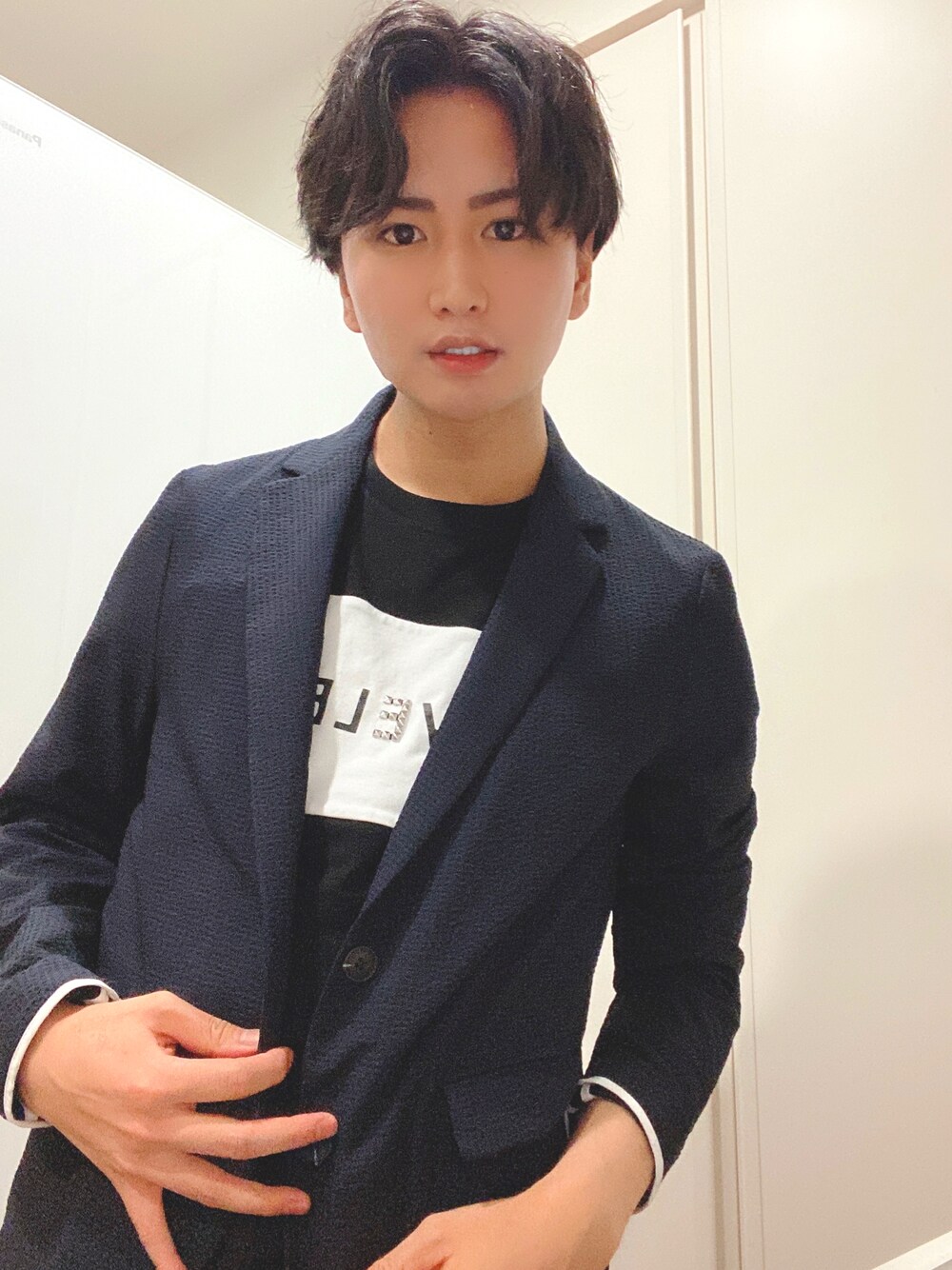 ZARAのセットアップを使った「ネイビー」のメンズ人気ファッション