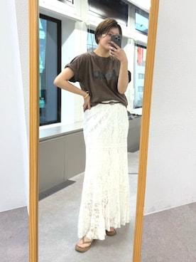 「RIVE DROITE（リヴドロワ）の予約【大人のロゴTシャツ】Jeep Tee（Tシャツ/カットソー、ブラウン系）」を使った、shihoさん（レディース・165cm）の春コーディネート