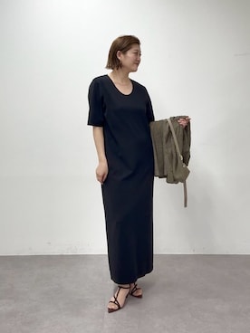 「RIVE DROITE（リヴドロワ）の予約【接触冷感・紫外線防止素材】ゴブソデカットソーワンピース（ワンピース、ブラック系）」を使った、shihoさん（レディース・165cm）の春コーディネート