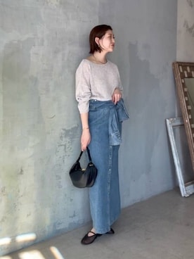 「RIVE DROITE（リヴドロワ）の【新色追加】メランジルーズニット（ニット/セーター、グレー系）」を使った、shihoさん（レディース・165cm）の春コーディネート