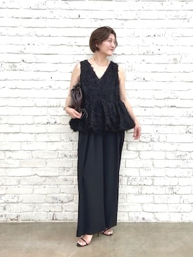 「RIVE DROITE（リヴドロワ）の予約【着映え】フェザーペプラムブラウス（Shirts、ブラック系）」を使った、shihoさん（レディース・165cm）の夏コーディネート