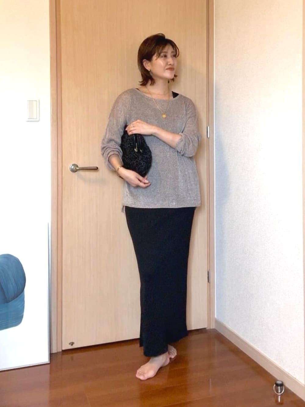 「シンプルスタイル、夏ファッション、大人ファッション、ラクチンコーデ、ワンピースコーデ、おでかけコーデ、ワンピ―ス、ゆるコーデ、アラフォーコーデ、アラフォー、骨格ウェーブ、30代、30代コーデ、30代ファッション」｜「RIVE DROITEの【好評につき新色追加決定】メランジルーズニット（ニット/セーター、ブラウン系）」を使った、shihoさん（骨格ウェーブ・レディース・165cm）の夏コーディネートの1枚目の写真