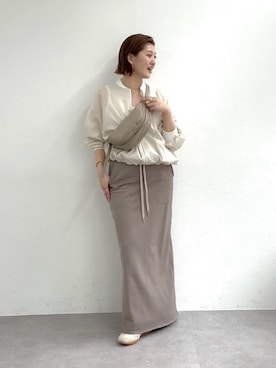 「RIVE DROITE（リヴドロワ）の予約【ほどよい抜け感】グロッシーシアーブルゾン（ブルゾン、ベージュ系）」を使った、shihoさん（レディース・165cm）の春コーディネート