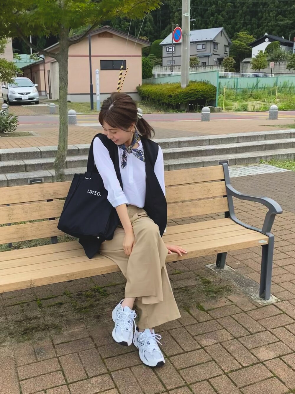 ユニクロ　レーヨンVネックブラウス　(M)　とろみ素材　レディース Vネックブラウスの関連商品 | ユニクロ