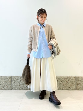 「URBAN RESEARCH DOORS（アーバンリサーチドアーズ）のプードルボアカーディガン（カーディガン/ボレロ）」を使った、かなみさん（レディース・160cm）の秋コーディネート