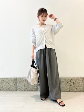 「URBAN RESEARCH DOORS（アーバンリサーチドアーズ）の『UR TECH』完声/涼ギャザーワイドパンツ（その他パンツ、グレー系）」を使った、かなみさん（レディース・160cm）の春コーディネート