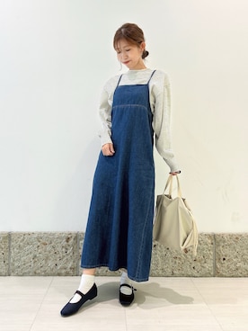 「アイテム（パンプス、ブルー系）」を使った、かなみさん（レディース・160cm）の秋コーディネート