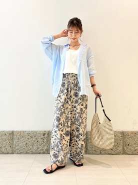 「かぐれ（カグレ）のコットンリネンプリントイージーパンツ（その他パンツ、グレー系）」を使った、かなみさん（レディース・160cm）の夏コーディネート