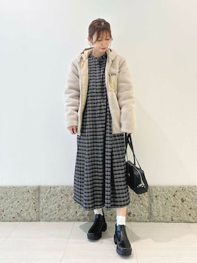 「アイテム（シャツワンピース）」を使った、かなみさん（レディース・160cm）の秋コーディネート