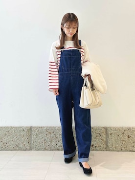 「アイテム（サロペット/オーバーオール、ブルー系）」を使った、かなみさん（レディース・160cm）の秋コーディネート