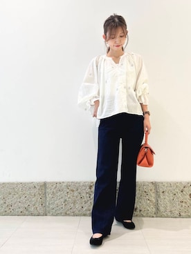 「URBAN RESEARCH DOORS（アーバンリサーチドアーズ）のラメ刺繍ブラウス（シャツ/ブラウス）」を使った、かなみさん（レディース・160cm）の秋コーディネート