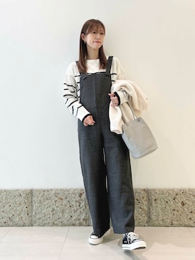「アイテム（サロペット/オーバーオール、グレー系）」を使った、かなみさん（レディース・160cm）の秋コーディネート