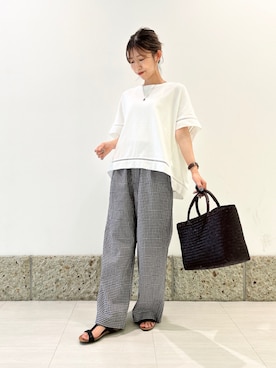 「URBAN RESEARCH DOORS（アーバンリサーチドアーズ）のハシゴレースドッキングプルオーバー（Tシャツ/カットソー、ホワイト系）」を使った、かなみさん（レディース・160cm）の夏コーディネート