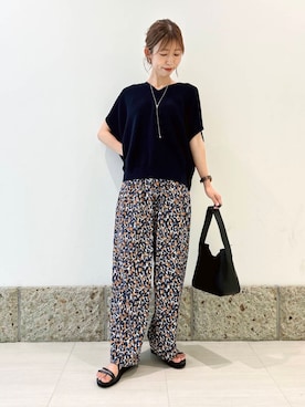 「URBAN RESEARCH DOORS（アーバンリサーチドアーズ）の『接触冷感/吸水速乾/イージーケア』フラワープリントドライタッチリラックスパンツ（その他パンツ）」を使った、かなみさん（レディース・160cm）の夏コーディネート