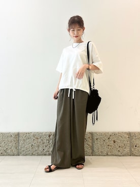 「URBAN RESEARCH DOORS（アーバンリサーチドアーズ）のヘムドロストプルオーバー（Tシャツ/カットソー、ホワイト系）」を使った、かなみさん（レディース・160cm）の夏コーディネート