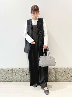 「アイテム（サロペット/オーバーオール、グレー系）」を使った、かなみさん（レディース・160cm）の秋コーディネート